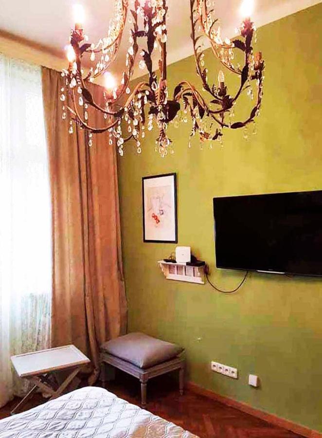 Retro Big Apartment With Two Balconies And Lift Karlovy Vary Bagian luar foto
