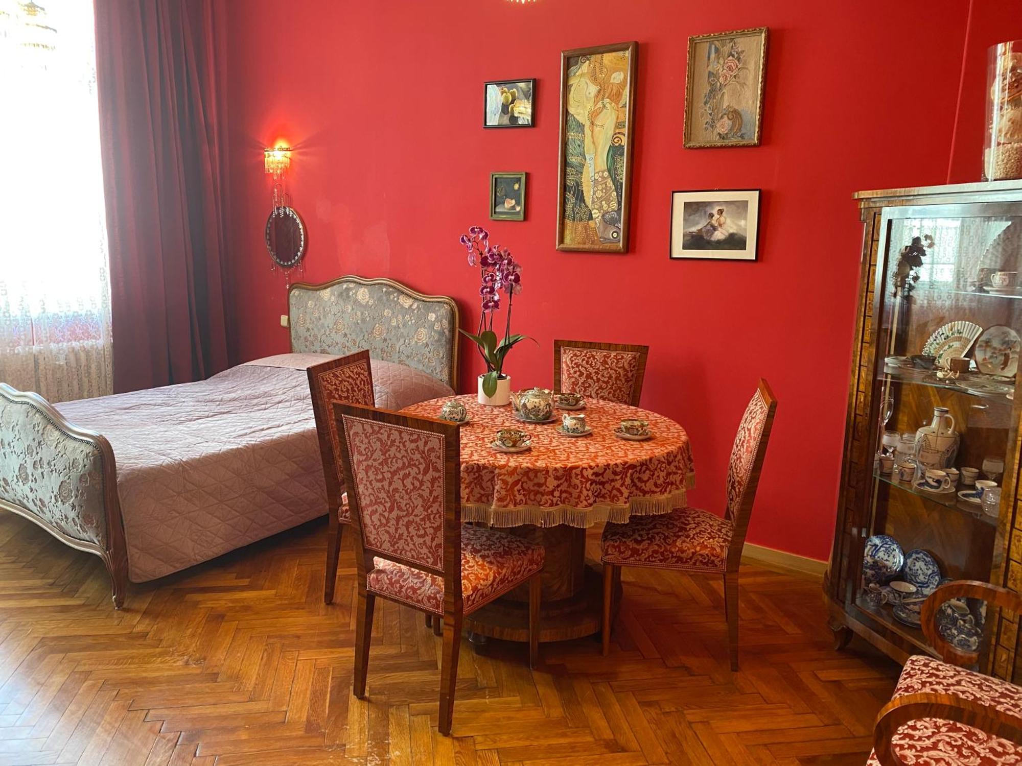 Retro Big Apartment With Two Balconies And Lift Karlovy Vary Bagian luar foto