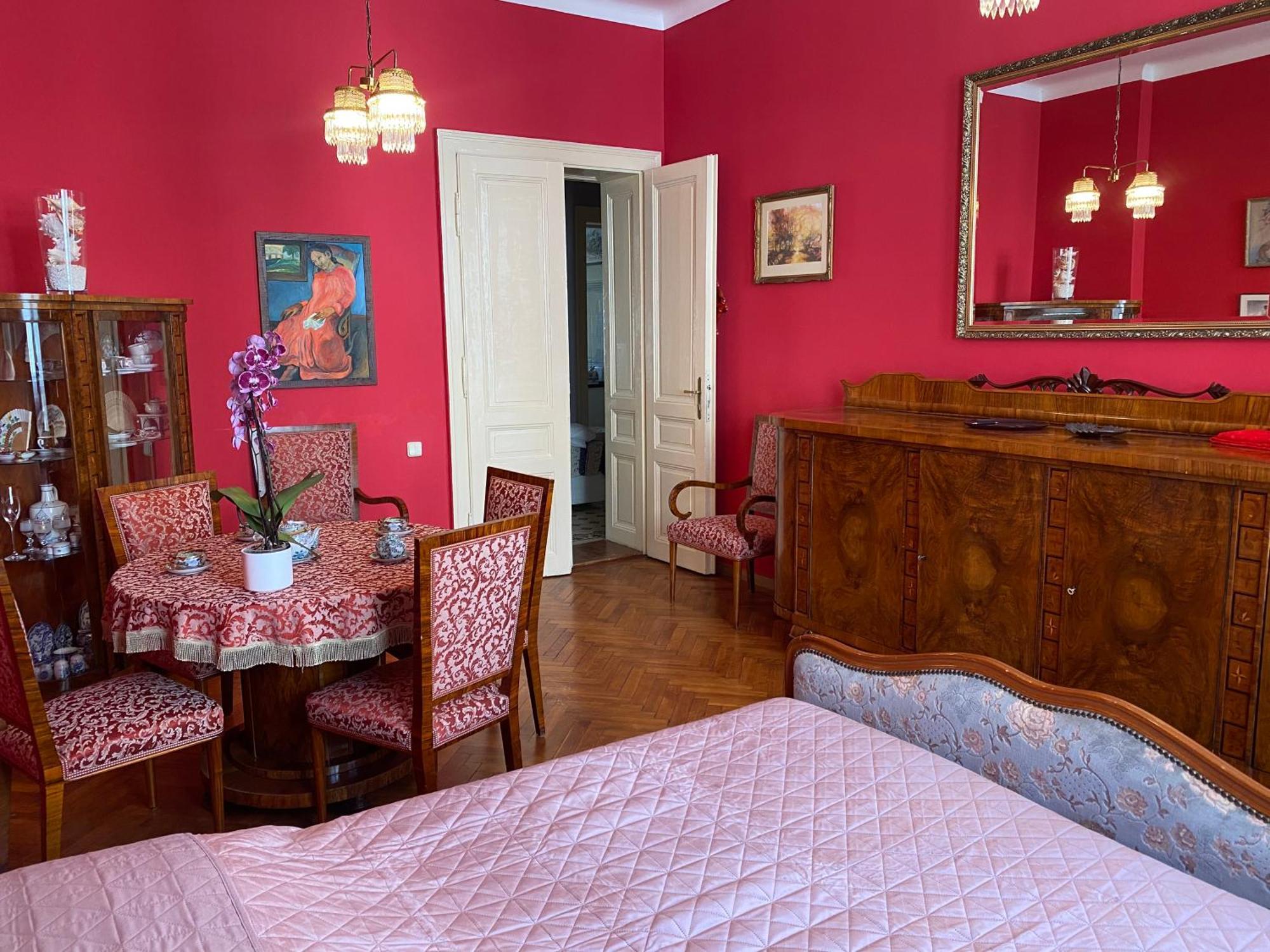 Retro Big Apartment With Two Balconies And Lift Karlovy Vary Bagian luar foto